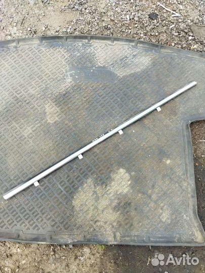 Накладка стекла хромированная Captiva