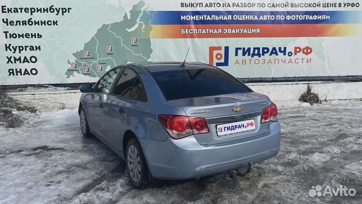 Обшивка двери задней правой Chevrolet Cruze 959501