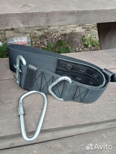 Пояс для пожарного и, карабин и топор с чехлом