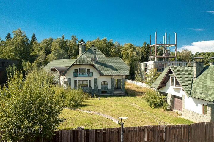 Коттедж 660 м² на участке 39 сот.