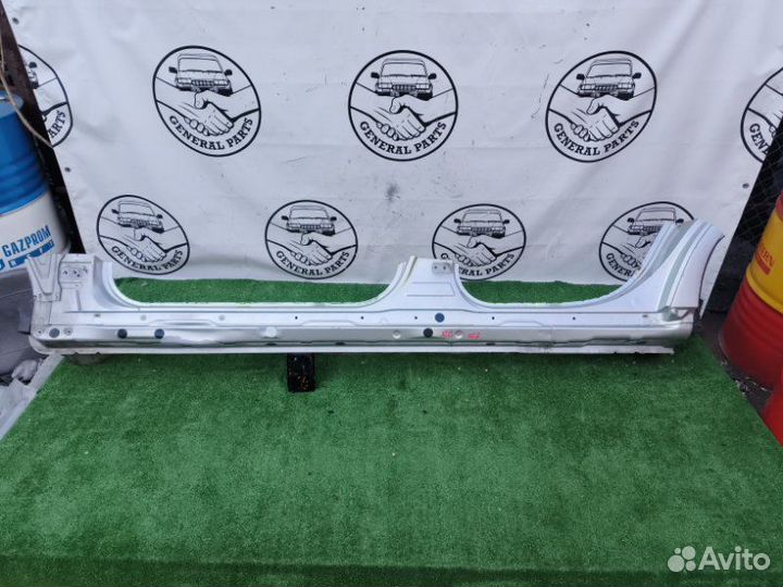 Порог кузова левый Toyota Brevis JCG10 1JZ 2003