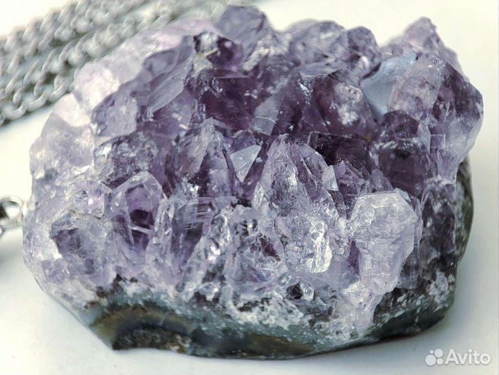 Аметистовый кулон на цепочке