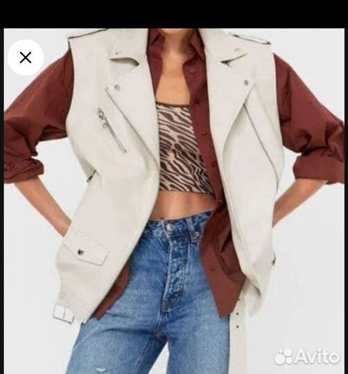 Stradivarius жилет