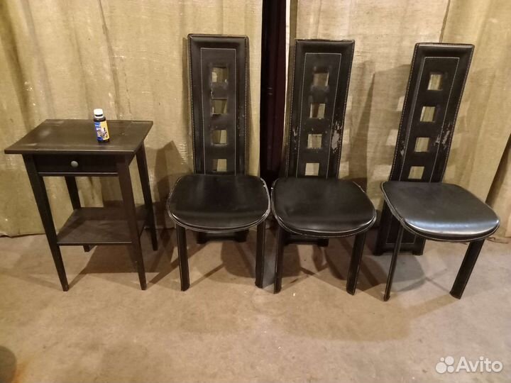 Стол и стулья