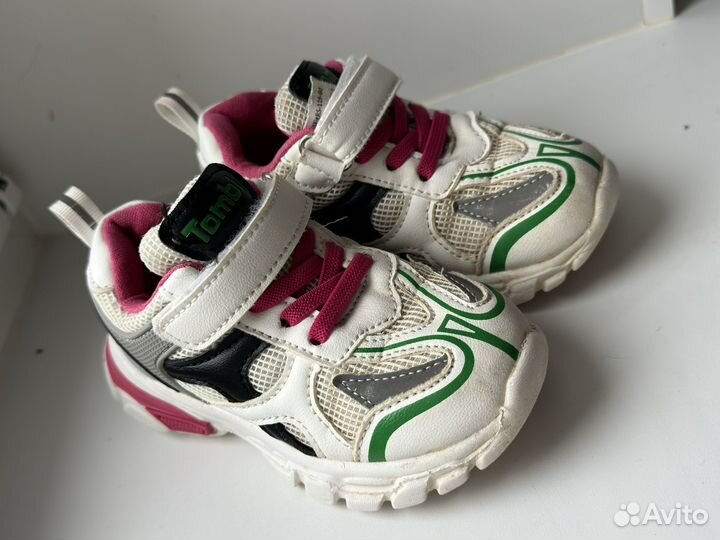 Кроссовки для девочки