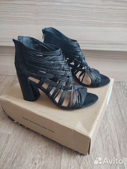 Босоножки River Island