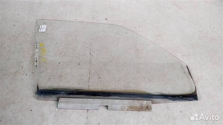 Стекло двери передней правой mersedesbenz W124 84