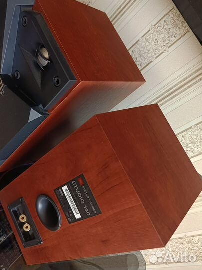 Полочные колонки Jbl studio 130