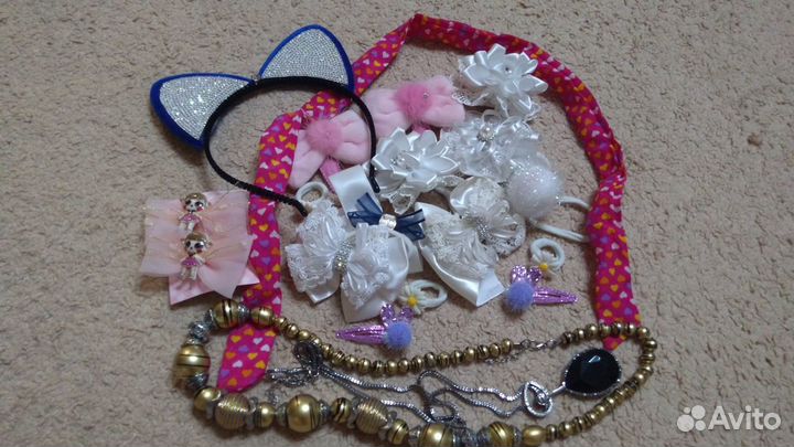 Лот аксессуаров и резинок для волос