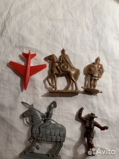 Модель солдитики, рыцари, самолет. 90-е года