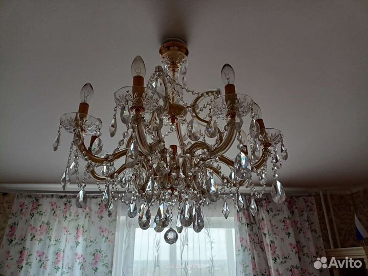 Люстра хрустальная и бра