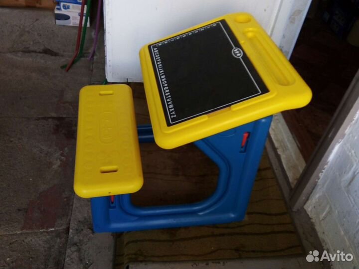 Парта для школьника