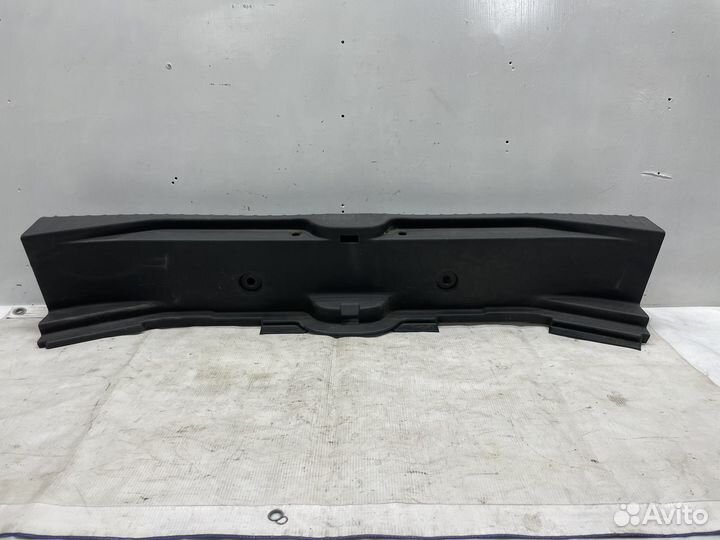 Накладка замка багажника Citroen C3 Picasso 2010