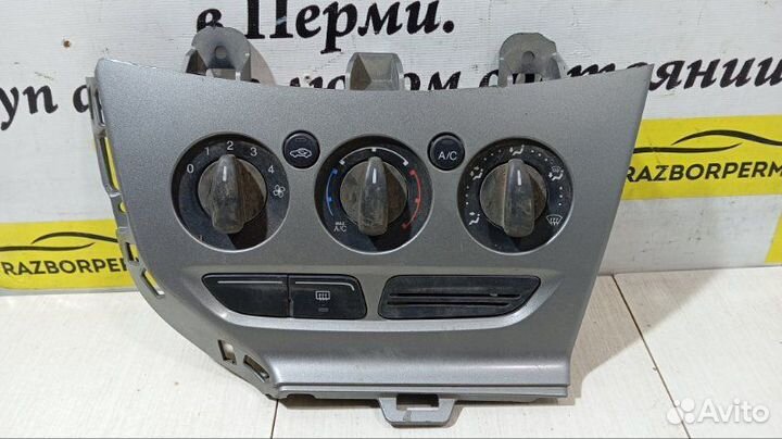 Блок управления отопителем Ford Focus 3