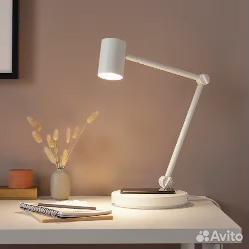 Настольная лампа с зарядным устройством IKEA