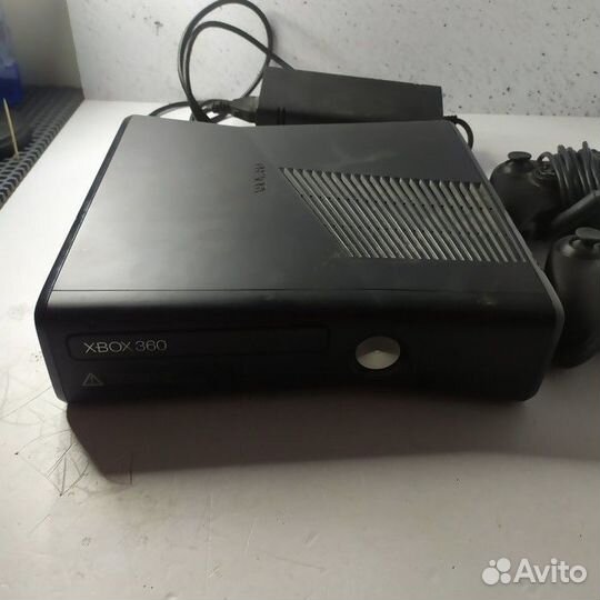 Игровая приставка Microsoft Xbox 360 S