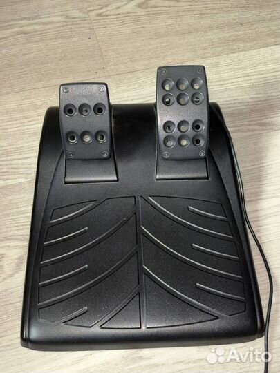 Игровой руль Logitech Driving Force Pro