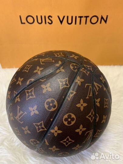Баскетбольный мяч Louis Vuitton