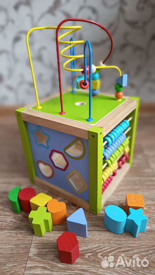 Развивающий кубик сортер