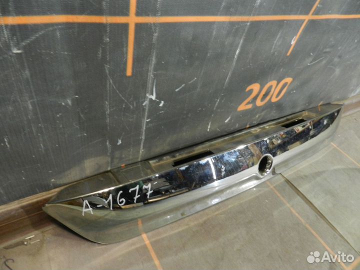 Накладка двери багажника - Nissan Terrano D10