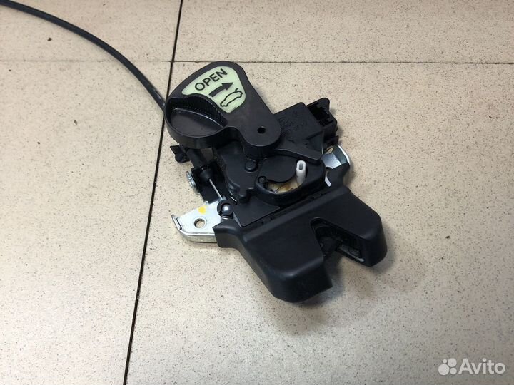 Hyundai Equus Замок багажника