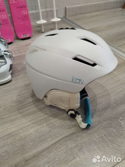 Горнолыжный шлем