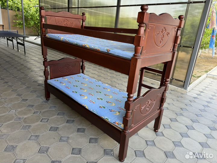 Кровать двухъярусная