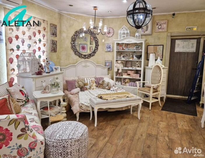 Кровать двуспальная массив