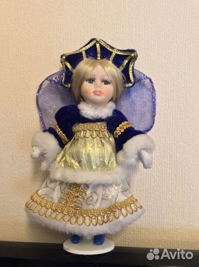Кукла декоративная Снегурочка, фарфор 22см