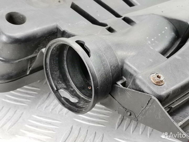 Корпус воздушного фильтра Ford Fiesta 5 2003