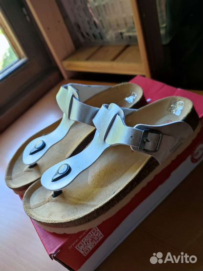 Шлепанцы, босоножки