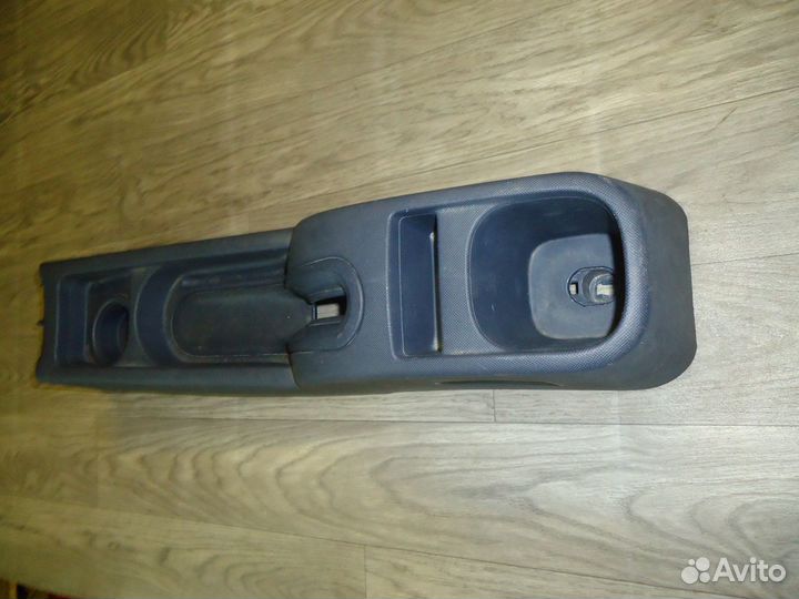 Подлокотник Peugeot 1007