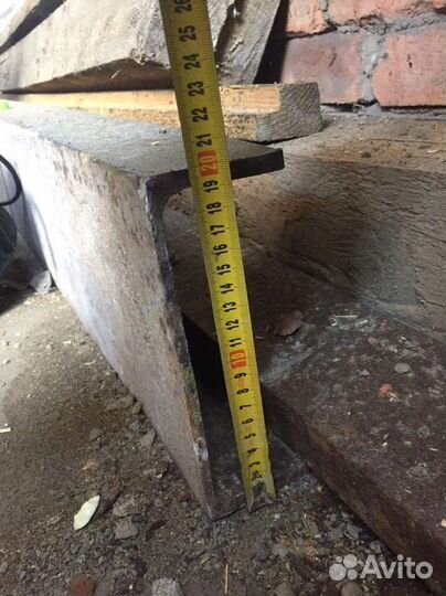 Швеллер 200 мм