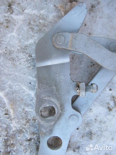 BMW x3 e83 2003-2010 год петли капота