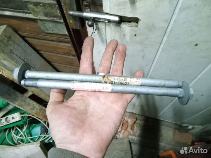 Болт крепления тяг toyota