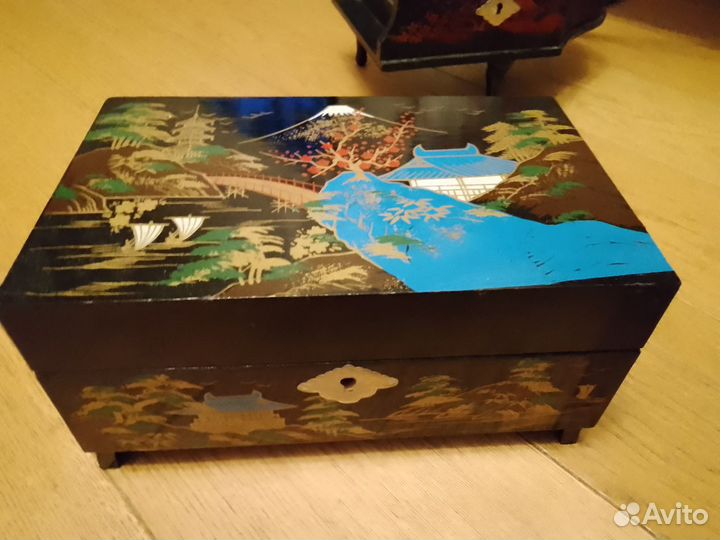 Шкатулка музыкальная