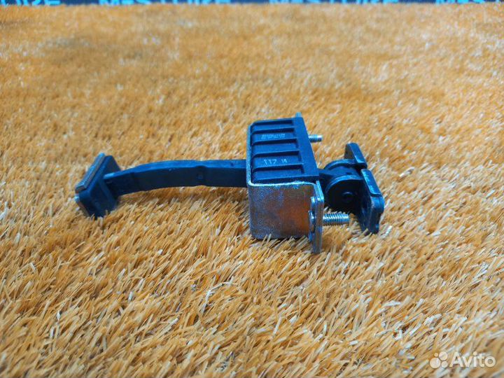 Ограничитель двери задний правый Mercedes-Benz