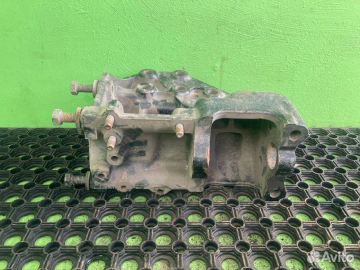 Кронштейн бампера scania R420