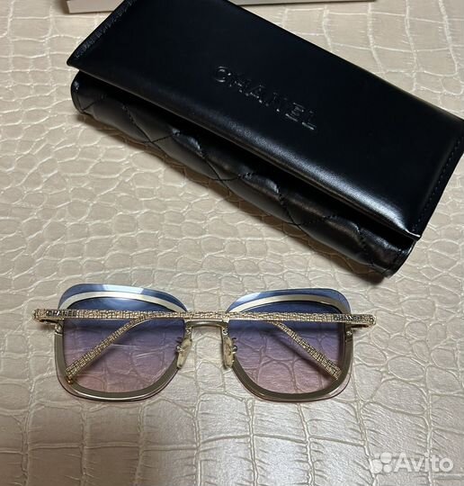 Солнцезащитные очки Chanel