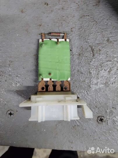 Реостат отопителя Renault Logan, Sandero, Largus