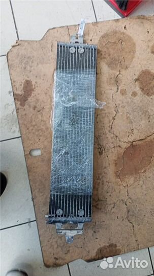 Радиатор масляный Volkswagen Touareg, 2008