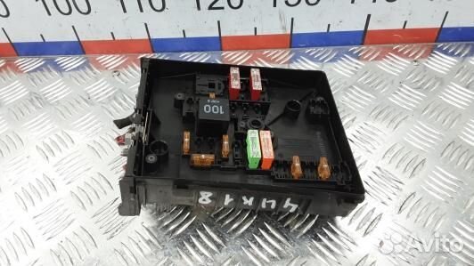 Блок предохранителей volkswagen tiguan 1 (4UK18M10