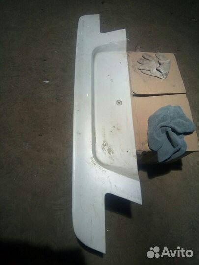 Bmw 7 Series F01 накладка крышки багажника