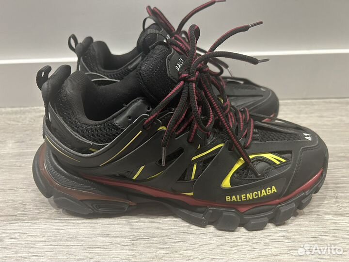 Balenciaga track 1 Bordeaux