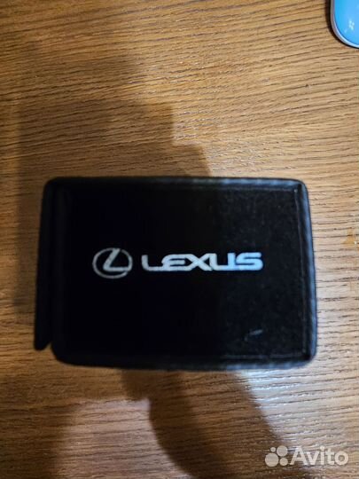 Очечник Lexus