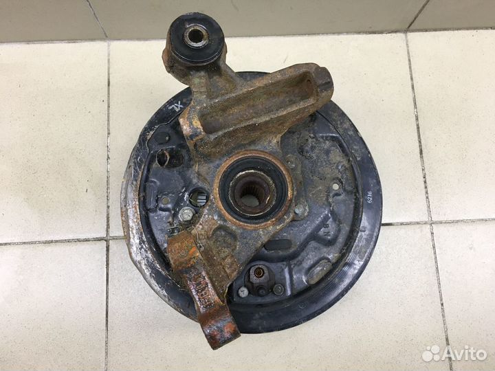 Кулак поворотный задний левый Forester (S11) 2002