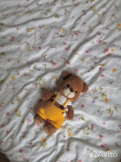 Вязаный мишка игрушка ручная работа