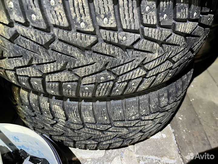 Nokian Tyres Hakkapeliitta 7 215/55 R17 98T