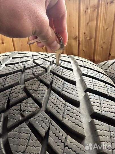 Goodyear UltraGrip Performance+ 265/40 R21 105V