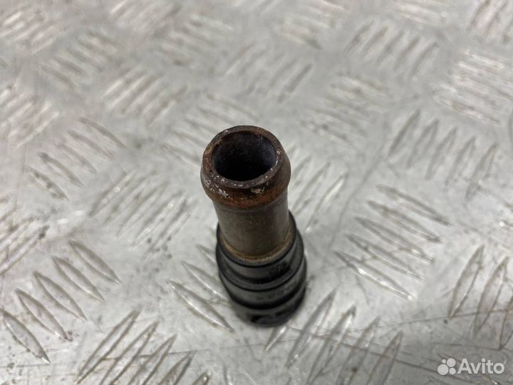 Б/У Штуцер радиатора печки Mazda Demio 2 DY3W zjve